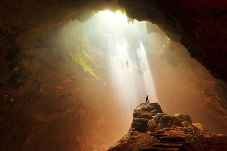 Menyelami Dunia Bawah Tanah: Goa Terindah yang Jarang Dijamah Wisatawan